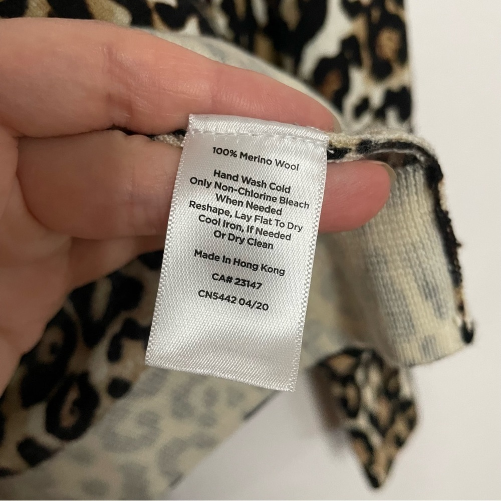 Talbots Soft Merino Wool Bishop Sleeve V-Neck Sweater in Leopard Print - Picture 9 of 14